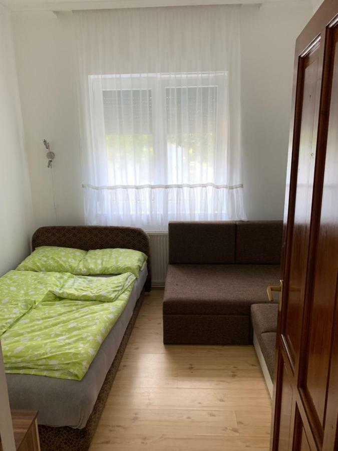 Viktor Apartmanhaz Замарді Екстер'єр фото
